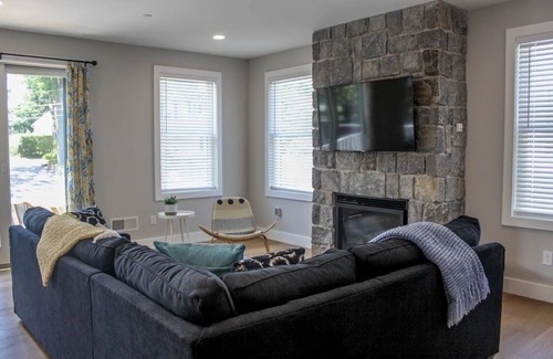 Bolton Landing House | New luxury 3BR/3.5BA condo in the Heart of Bolton!