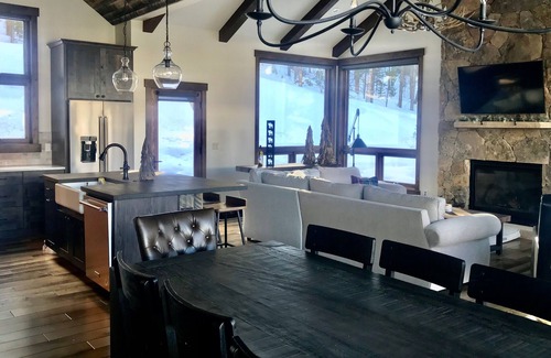 Forest Hills House | NEW luxury 4 Bedroom Home located 1 mile to the Main St.!