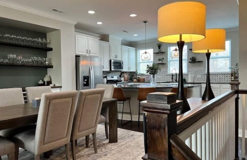 Charlotte House | NEW! Luxury 4 bedroom townhome 1 mile from Uptown