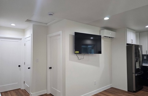 Southwest Anaheim Apartment | New Luxury apartment with AC/Free parking