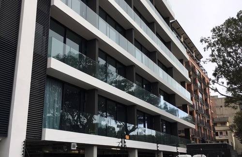 Green Point Apartment | New luxury apartment in a prime location in the trendy Green Point with sea views!