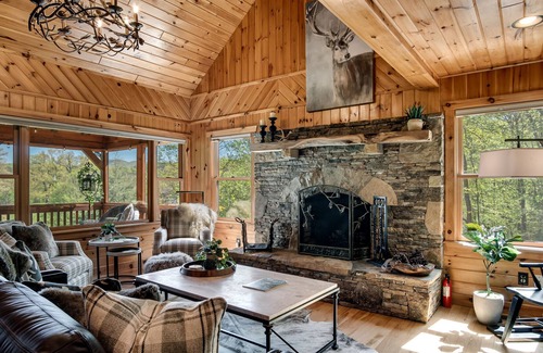 Sylva Cabin | NEW! Luxury cabin close to all amenities, hiking, fishing, kayaking, & workspace!
