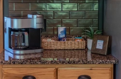 Sylva Cabin | NEW! Luxury cabin close to all amenities, hiking, fishing, kayaking, & workspace!