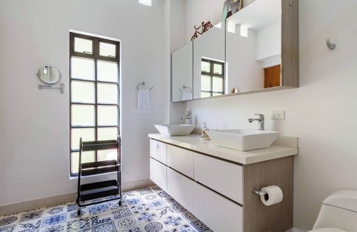 El Penol House | New Luxury Cabin Jacuzzi Sauna Fireplace Best View