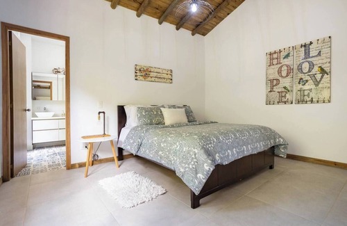 El Penol House | New Luxury Cabin Jacuzzi Sauna Fireplace Best View