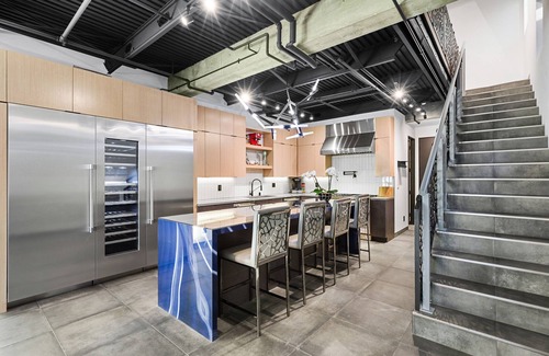 Eastside House | NEW Luxury Concrete Home : Only Minutes from the Beach!