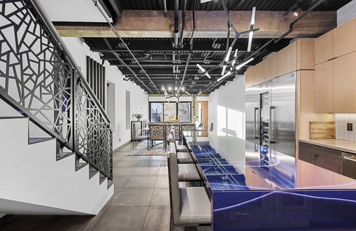 Eastside House | NEW Luxury Concrete Home: Minutes from the Beach