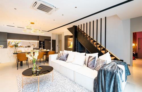 South Pattaya Villa | NEW Luxury Dual Villas, 9 Total Bedrooms, 7 Bathrooms, KTV, 3km to Walking Street & Beach
