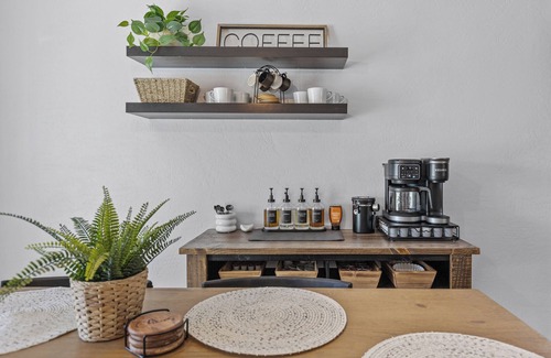 Pomelo Park House | NEW Luxury Escape - 10 min to Scottsdale - Firepit