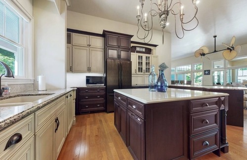South Haven House | NEW Luxury Home-Heated Pool, Hot Tub, Pool House, Movie Theater & 3 Game Rooms!