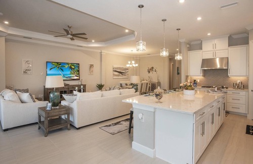 Braden River House | New Luxury Home w/Private Pool and Jacuzzi in Esplanade at Azario Golf Resort