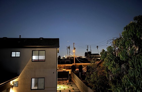 Los Angeles Villa | New Luxury Home with DTLA Views - Ideal for Groups