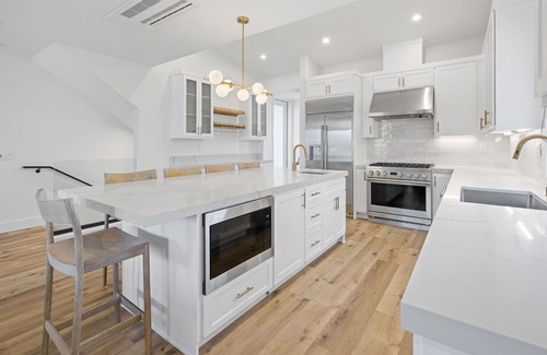 Encinitas House | New Luxury Listing, Fire Table, Walk to Beach, Ocean View Roof Deck, Garage