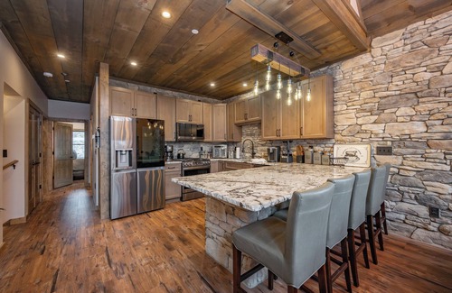 McHenry House | New! Luxury Lodge w/Pool, Sauna & Theater