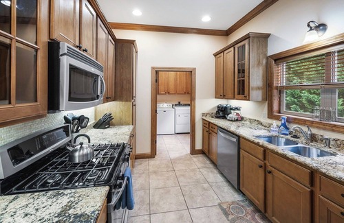 Whittier Condo | New Luxury Smoky Mountain Country Club Condo, Garage, Washer & Dryer, View!
