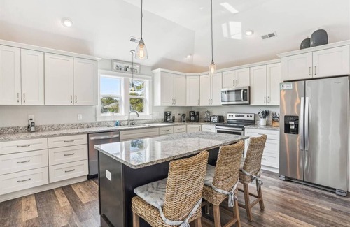 Monteray Shores House | New,Luxury,Soundside,PrivatePool,HotTub,GameRoom