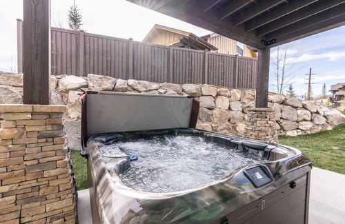Park City House | New Luxury Townhome-perfect vacation getaway -sleeps 8-11