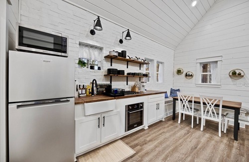Rusk Cabin | NEW@LuxuryCABIN, 10 acres + Movie Cabin, Secret Reading Nook, Fire Pit, Deer+