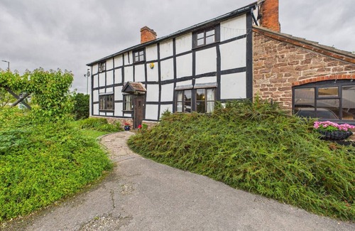 Putley House | NEW| Mainstone House Retreat | Hot tub