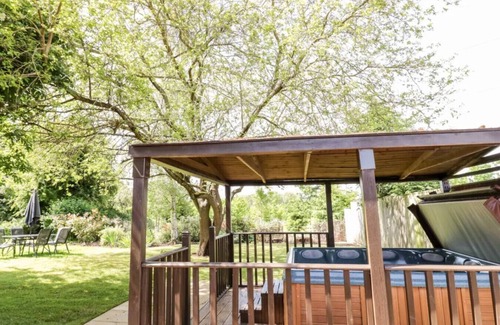 Putley House | NEW| Mainstone House Retreat | Hot tub