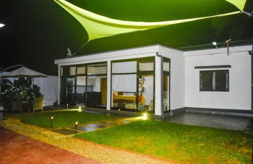 Manakara House | NEW - Maison Lisy - 10 min walk to beach