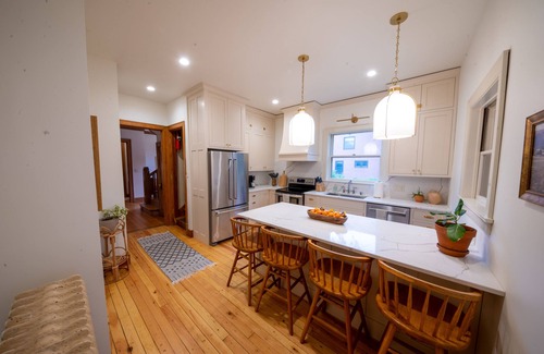 La Crosse House | NEW! Manor on Main- Celebrations, Reunions, Events