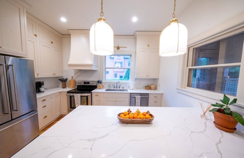 La Crosse House | NEW! Manor on Main- Celebrations, Reunions, Events