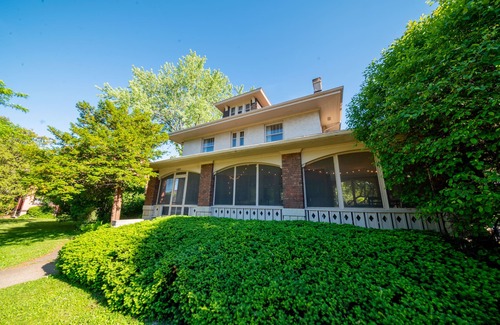 La Crosse House | NEW! Manor on Main- Celebrations, Reunions, Events