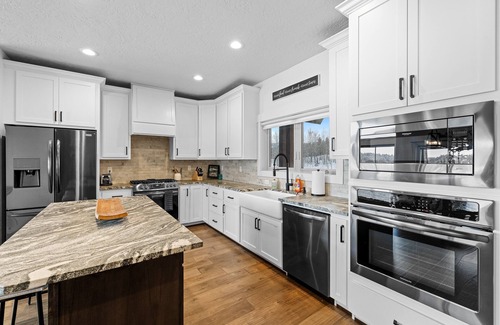 McCall House | New - Meadowbright VIsta - Large driveway - Clubhouse with pool & hot tub - River - Luxury