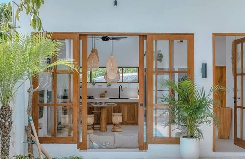 Pererenan House | New Mediterranean & Tropical 3B Villa Canggu Beach