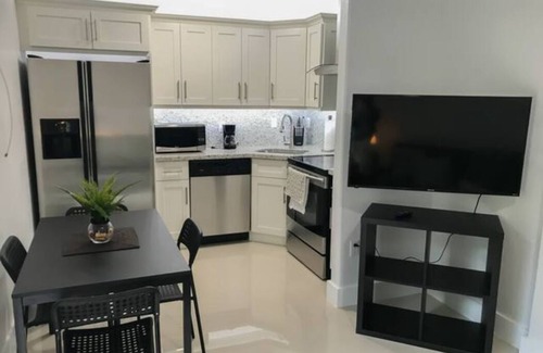 Cutler Bay House | New Miami Townhouse On Lake SU For Families 3Bd, 1Bth, 5 Per