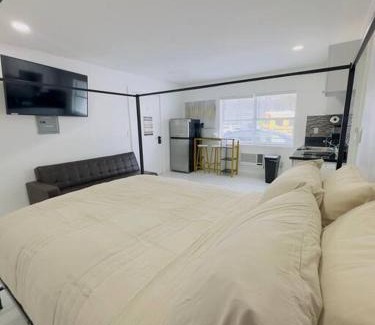 North Beach Apartment | New Mid Miami Beach apt free parking and beach access
