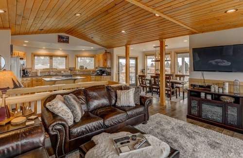 McCall House | New! Mile High Views - Minutes from downtown McCall - Hot tub - Fire Pit - Trailer Parking