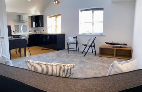 Gosport Apartment | New Modern 1 Bedroom Apartment