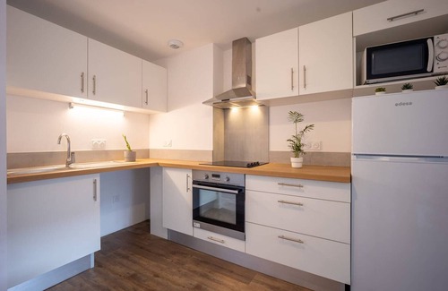 Peyragudes Apartment | New Modern Apartment for 6 Near Shops & SkyVall Lift in Loudenvielle