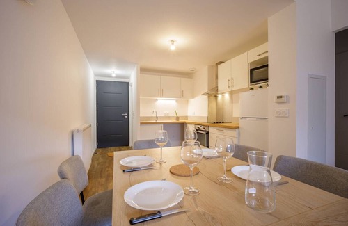 Peyragudes Apartment | New Modern Apartment for 6 Near Shops & SkyVall Lift in Loudenvielle