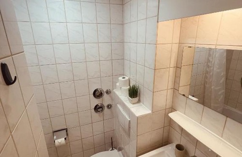 Hartenberg-Munchfeld Apartment | New Modern Apartment City Center 03