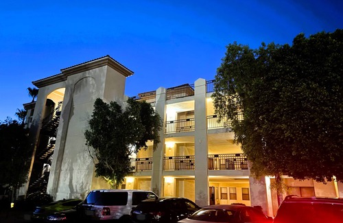 Camelback East Apartment | New Modern Apartment in Biltmore, short vacation or long stay, pet friendly!