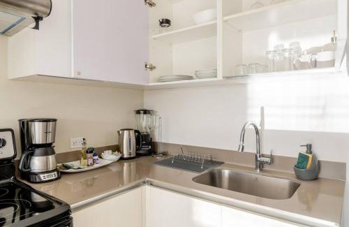 San Jose Apartment | New & Modern APT - 100 MBPS 15 min from airport