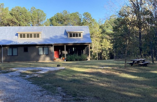 Oxford House | New Modern Cabin in peaceful setting with porches