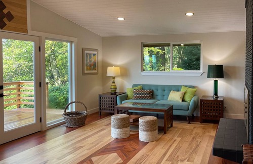 Freeland Cottage | *NEW* 🏡 Modern Cottage w/ Puget Sound Views! 🌊