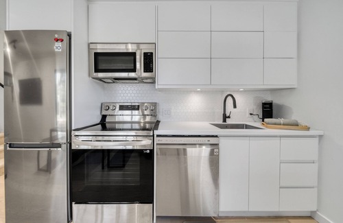 Dunbar House | New Modern Dunbar Laneway Getaway