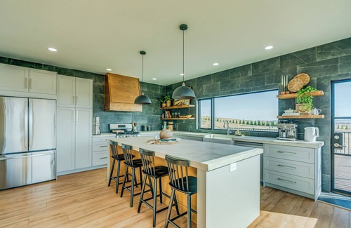 Bismarck Other | New Modern Farmhouse with Epic Views