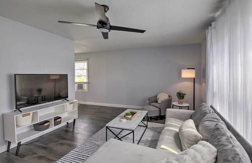 Fort Wayne House | NEW! Modern Fort Wayne Home w/ Yard - 3 Mi to Dtwn