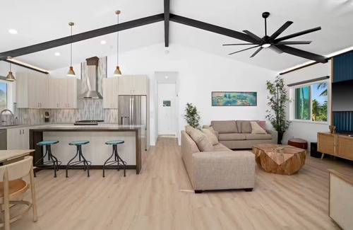 Wailua House | New Modern Hawaiian 2-bedroom house in Kapaʻa with amazing ocean/mountain views