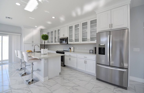 Villa De Paz House | NEW Modern Home! 7 mins from SBLVll!