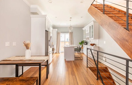 East Passyunk Crossing House | New modern home in welcoming South Philly neighborhood