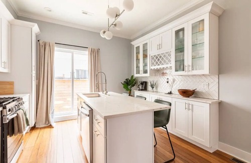 East Passyunk Crossing House | New modern home in welcoming South Philly neighborhood