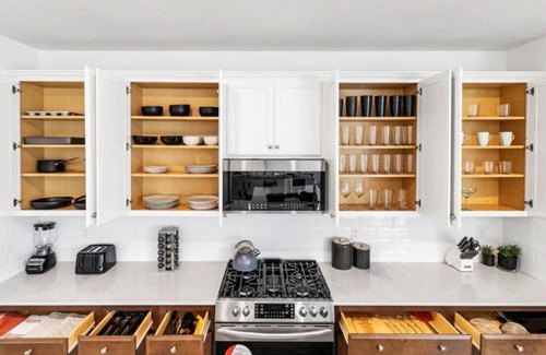 Roosevelt House | New Modern Home with Games and More! Near Airport!