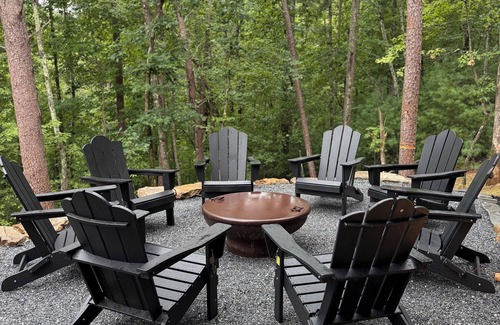 Mill Spring House | New Modern House on Lake Adger near TIEC, Vineyards, Orchards, Biltmore and more
